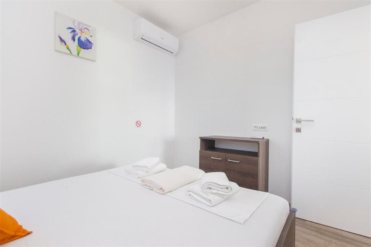 Villa Top Of Murter, Two Bedroom Apartment 2 Bagian luar foto